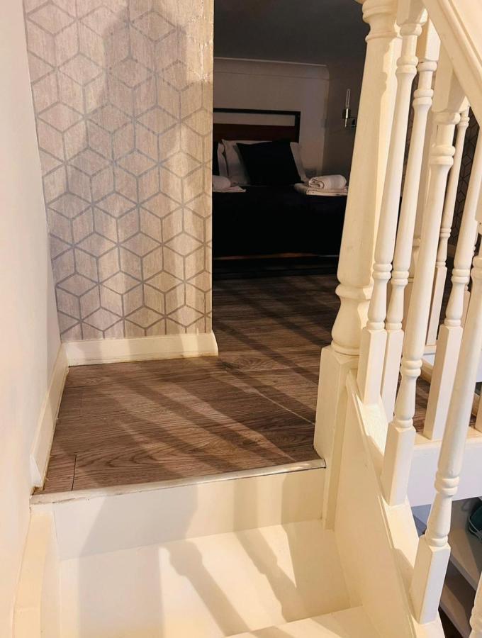 F10- Mezzanine 1St Floor Flat Fits 3 Near Paddington Daire Londra Dış mekan fotoğraf